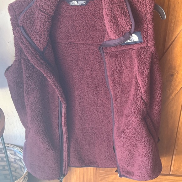 The North Face fleece Vest- burgundy/purple color - Picture 2 of 2